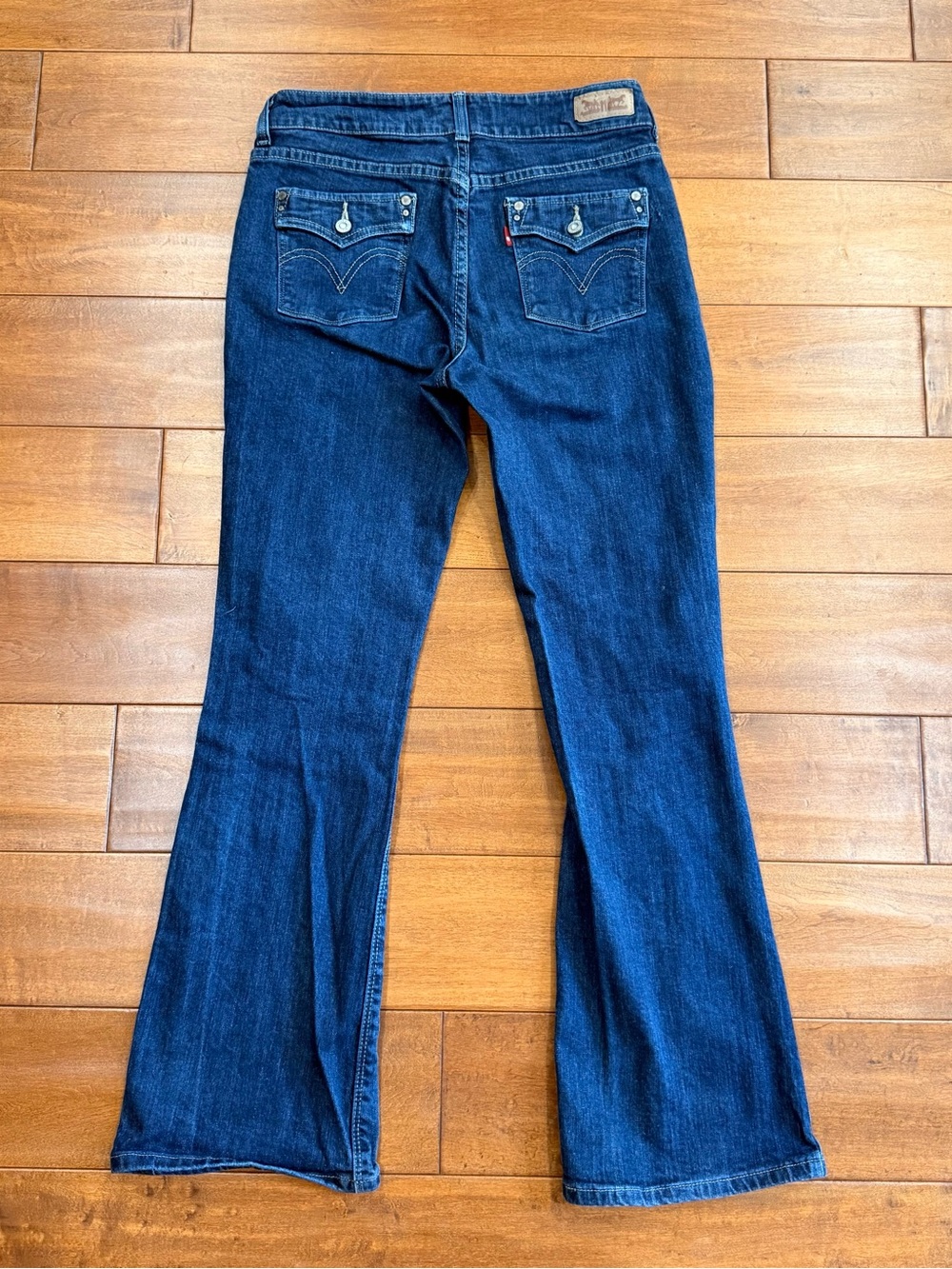 Levi's Womens 526 Slender Boot Cut Dark Wash Jeans 6S W28 L30  ‘R’ Tag - Picture 5 of 12